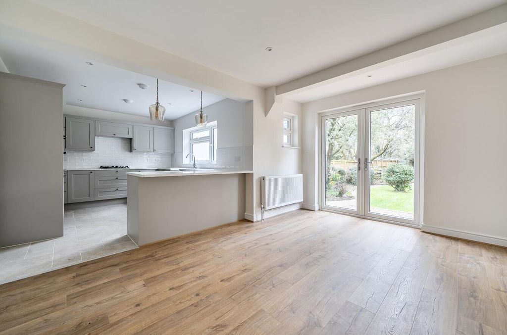 Property photo 2 of 22 Kitchen