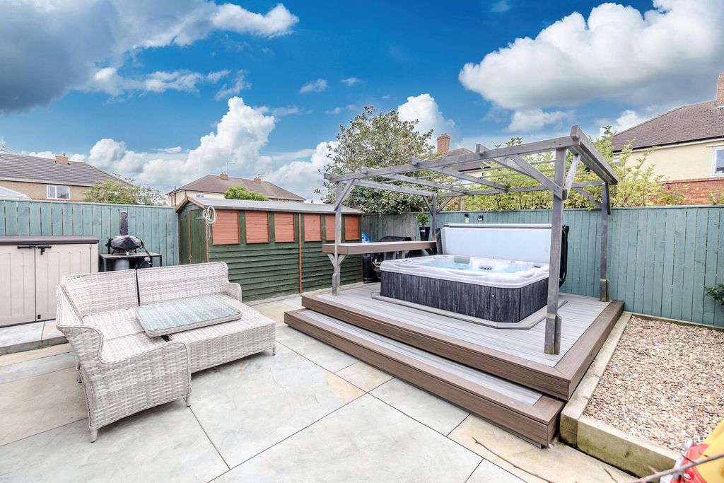 Property photo 2 of 34 Terrace / Patio