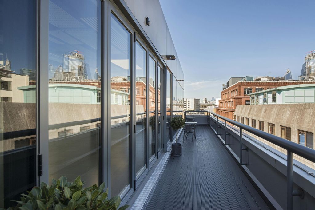 Property photo 3 of 8 3 120 Leman St Terrace.Jpg
