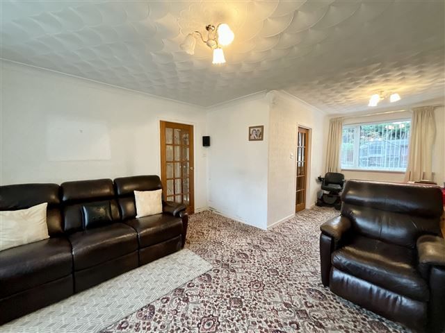 Property photo 2 of 19 Lounge/Diner