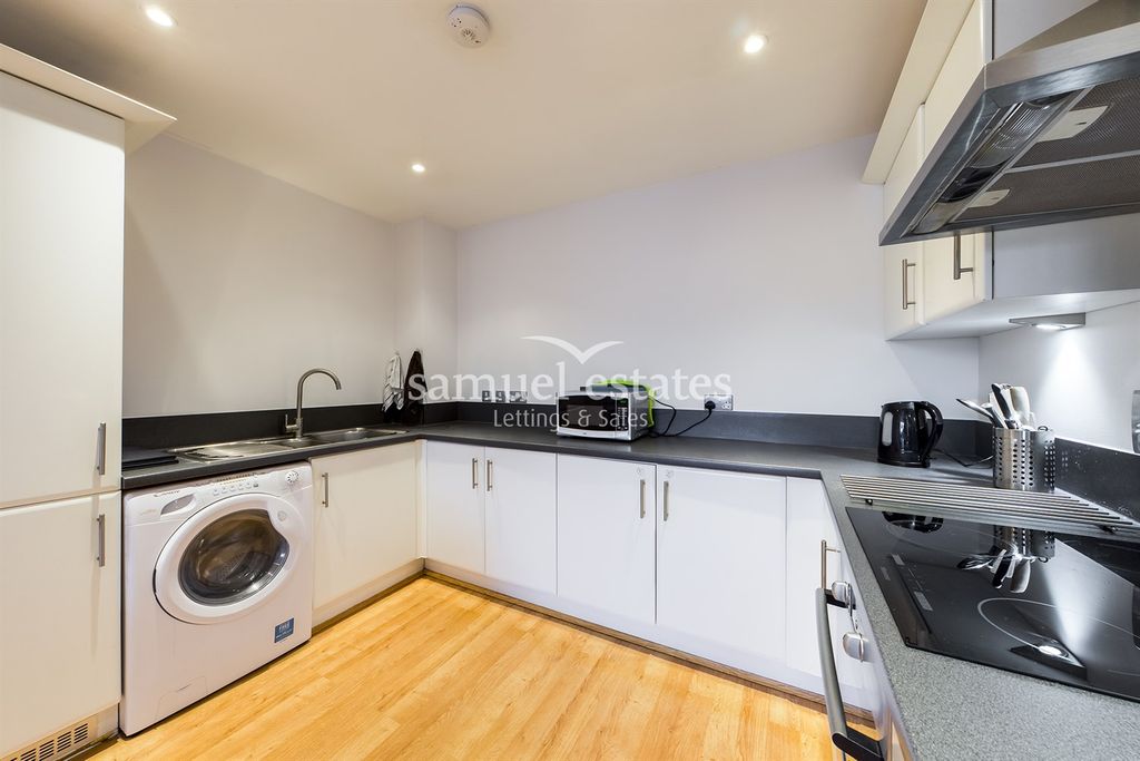 Property photo 1 of 7 (Main)
