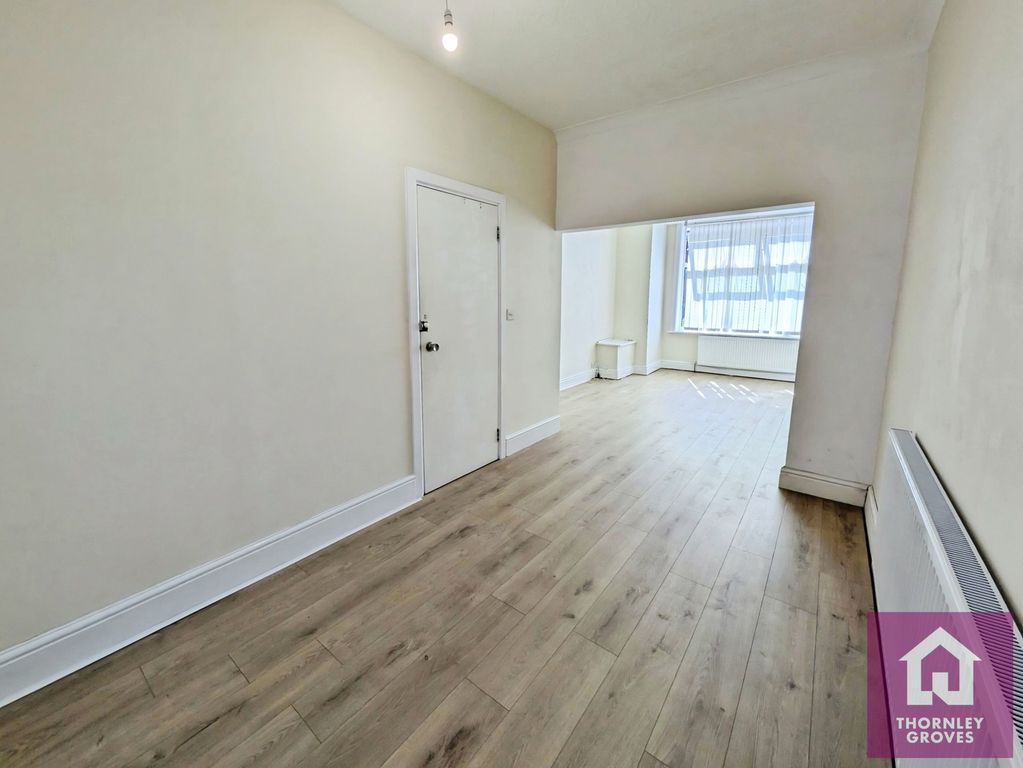 Property photo 2 of 20 Pbox-Img.Jpg