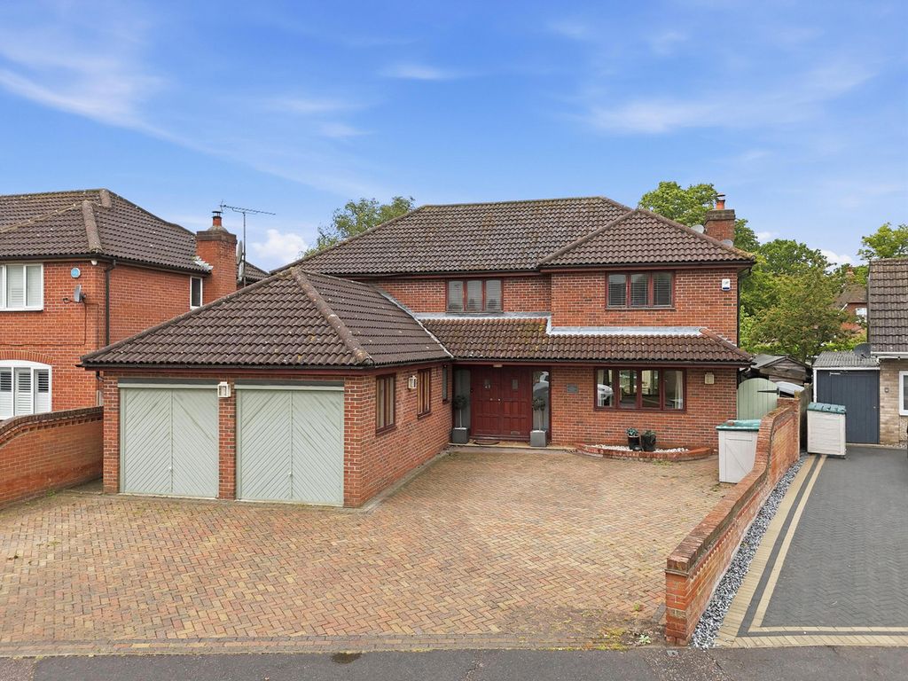 Property photo 1 of 44