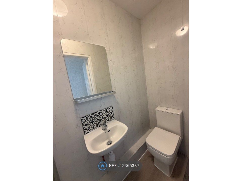 Property photo 1 of 2