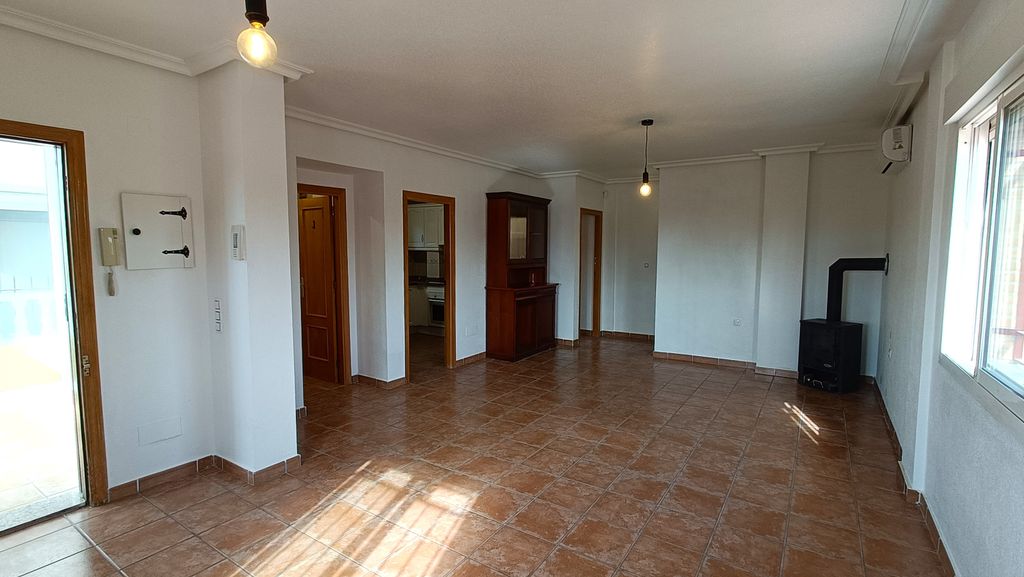 Property photo 3 of 39
