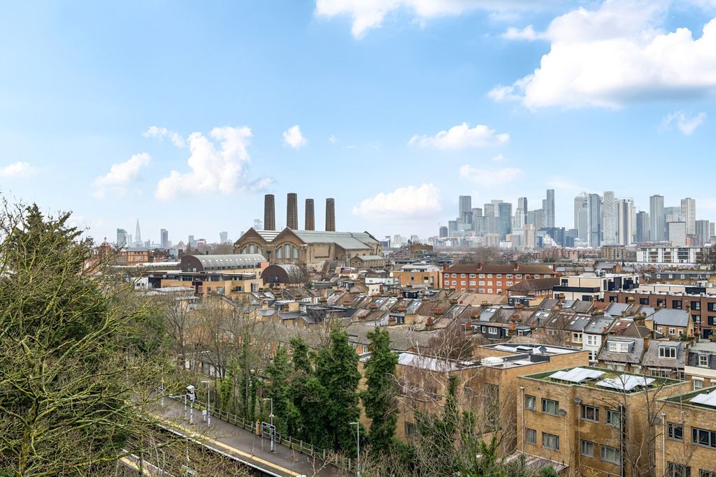 Property photo 2 of 18 View