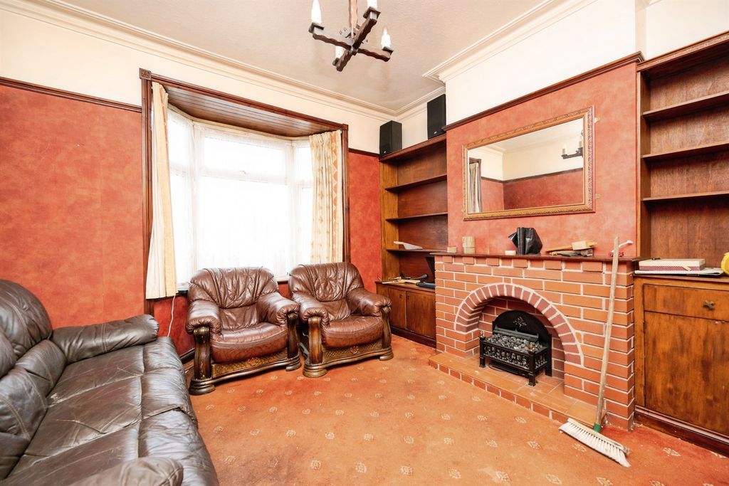 Property photo 2 of 9