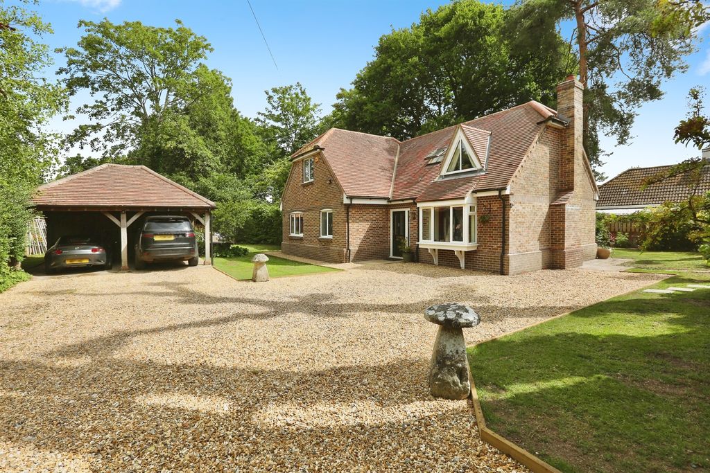 Property photo 1 of 31