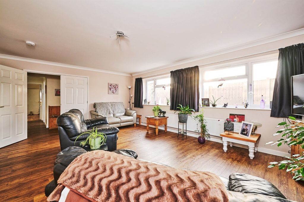 Property photo 2 of 19