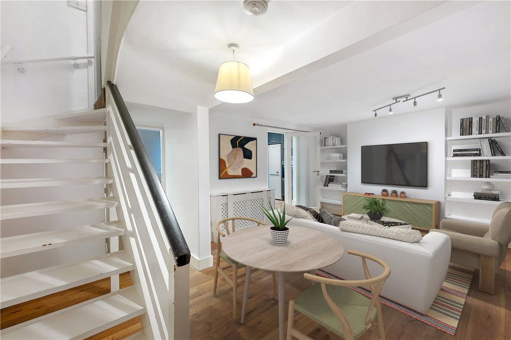 Property photo 3 of 13 Reception