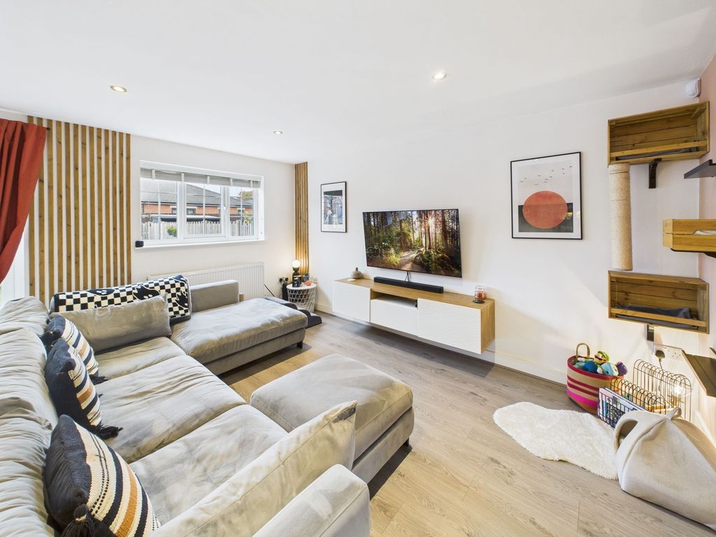 Property photo 2 of 31