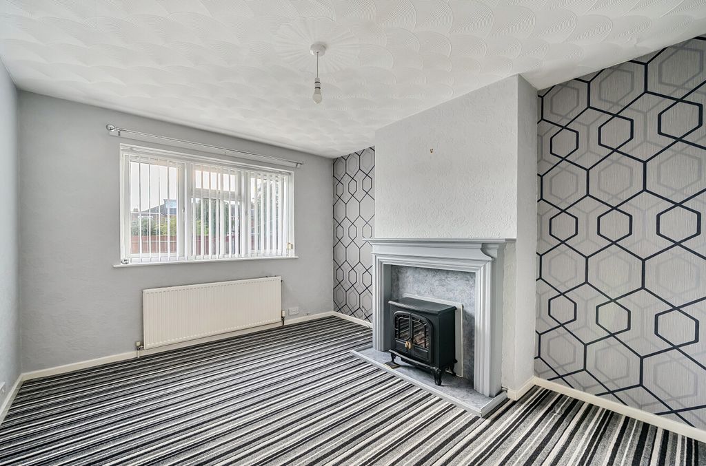 Property photo 2 of 22 1373304-11-68Fb8B...