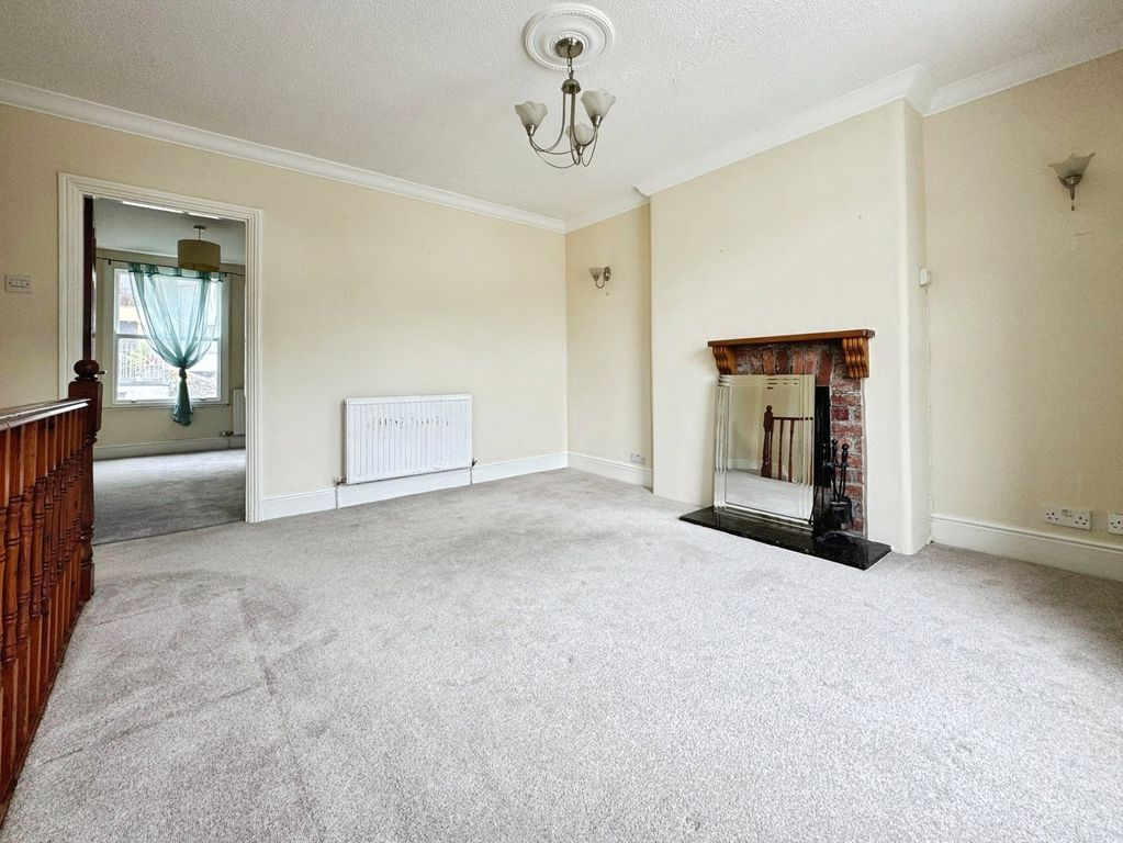 Property photo 2 of 20 Lounge