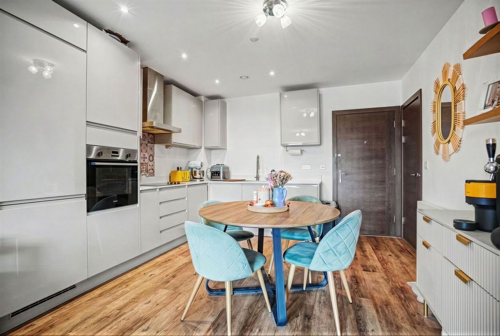 Property photo 3 of 9