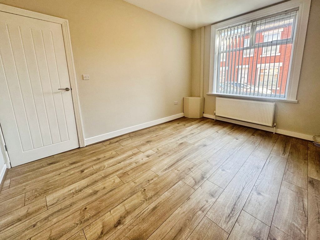 Property photo 3 of 13 Pbox-Img.Jpg