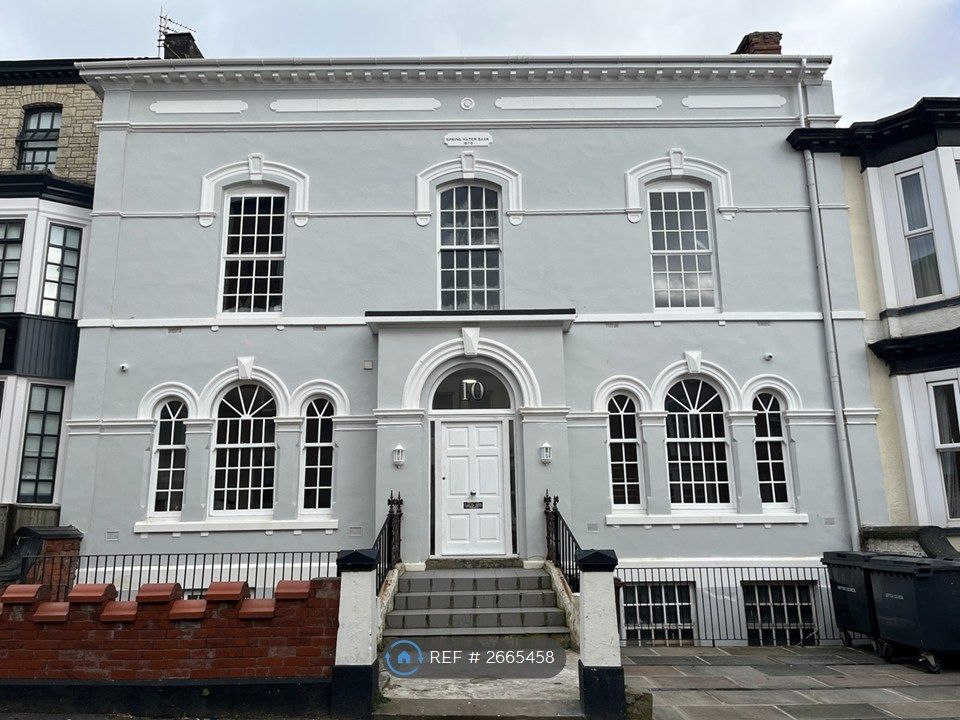 Property photo 2 of 33