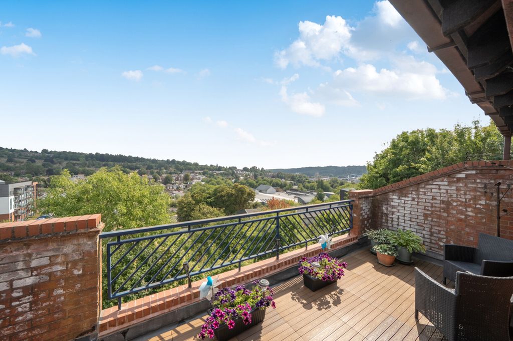 Property photo 3 of 15 Balcony