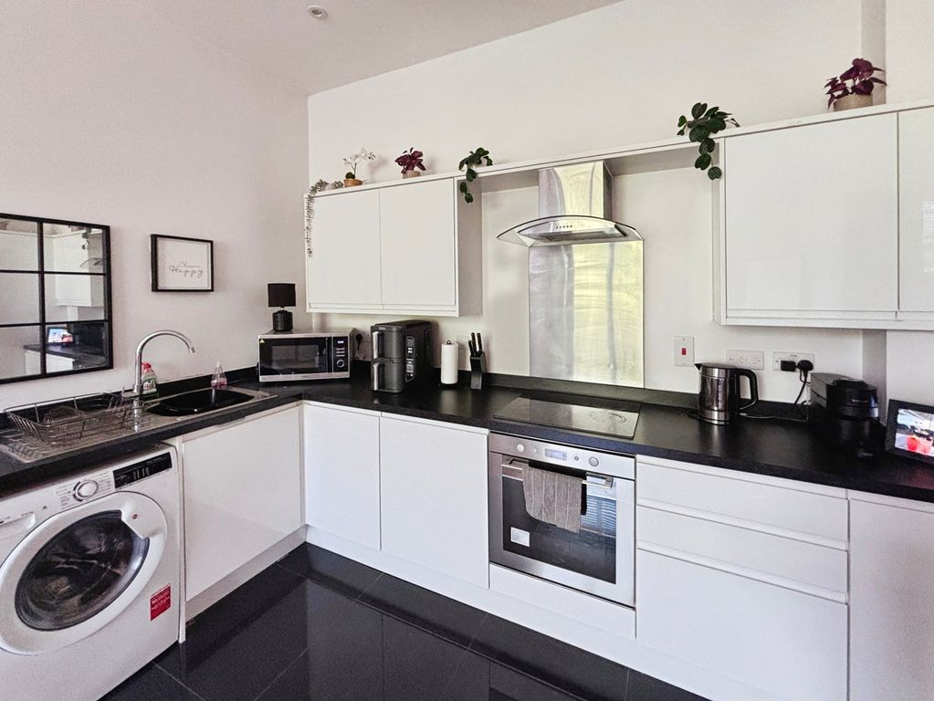 Property photo 2 of 11 Pbox-Img.Jpg