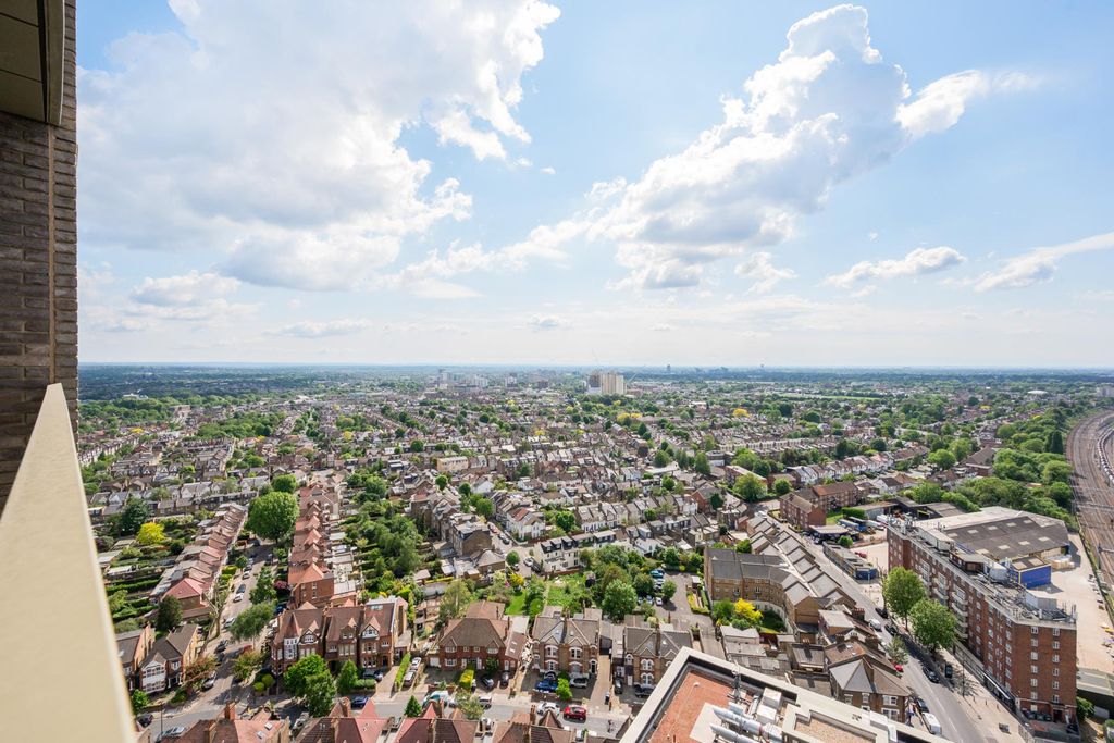 Property photo 3 of 11