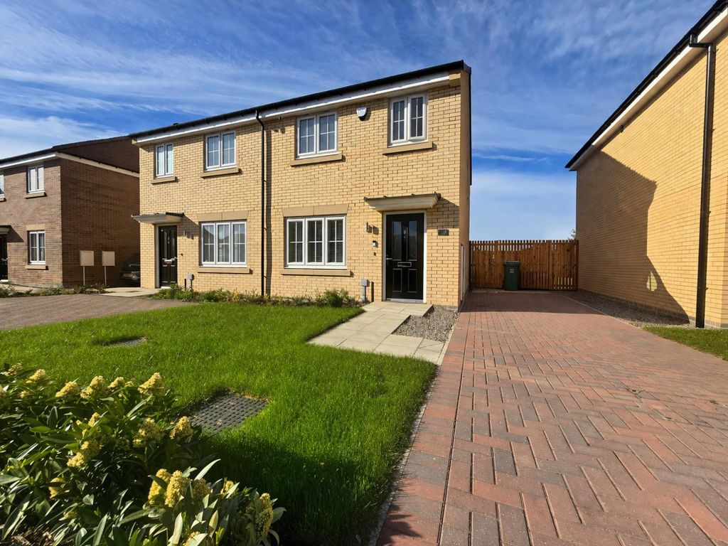 Property photo 1 of 16 Front