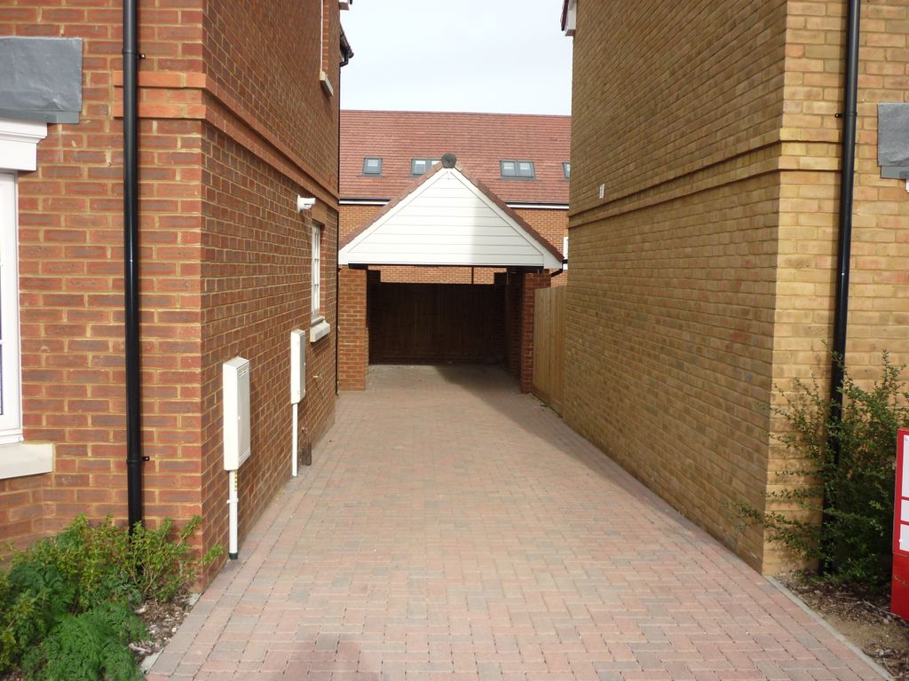 Property photo 2 of 26