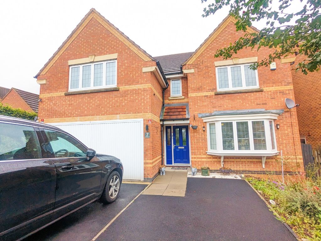 Property photo 2 of 32