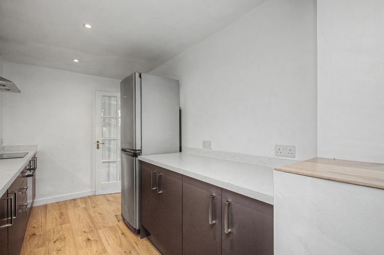 Property photo 3 of 9 329707