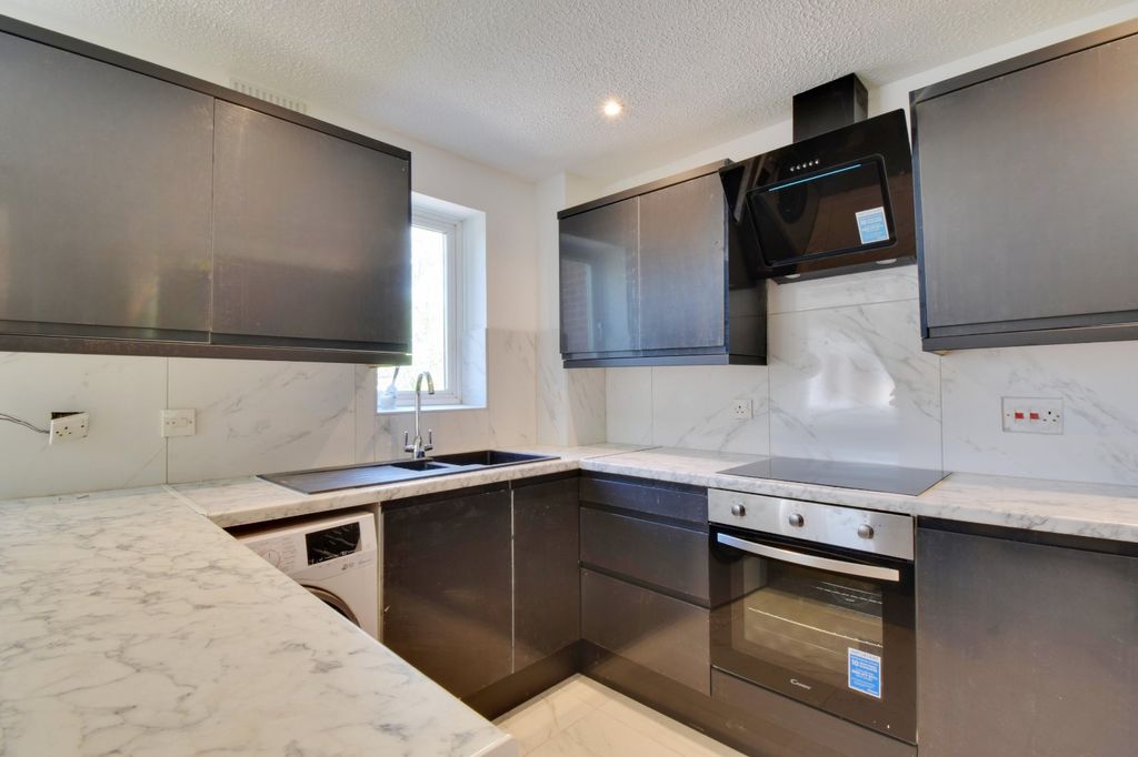 Property photo 1 of 8 Picture No. 06