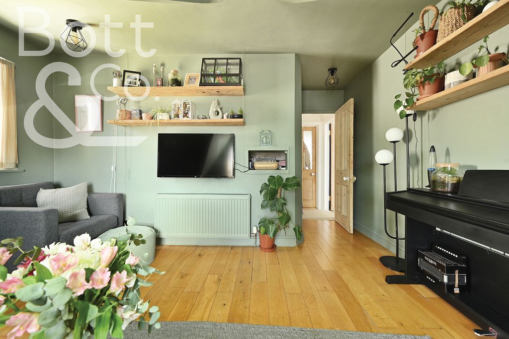 Property photo 3 of 19