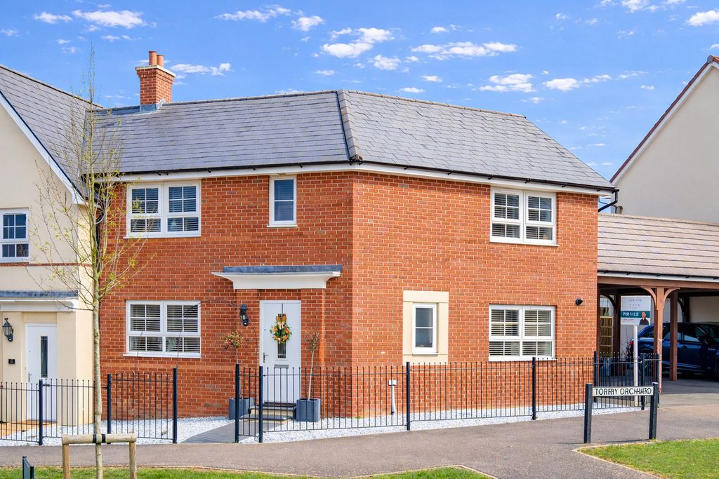 Property photo 1 of 20