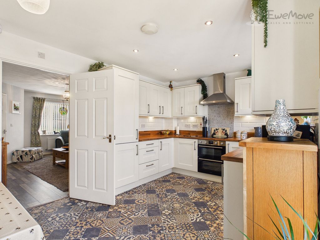 Property photo 3 of 16 Cam03640G0-Pr0097-Still021