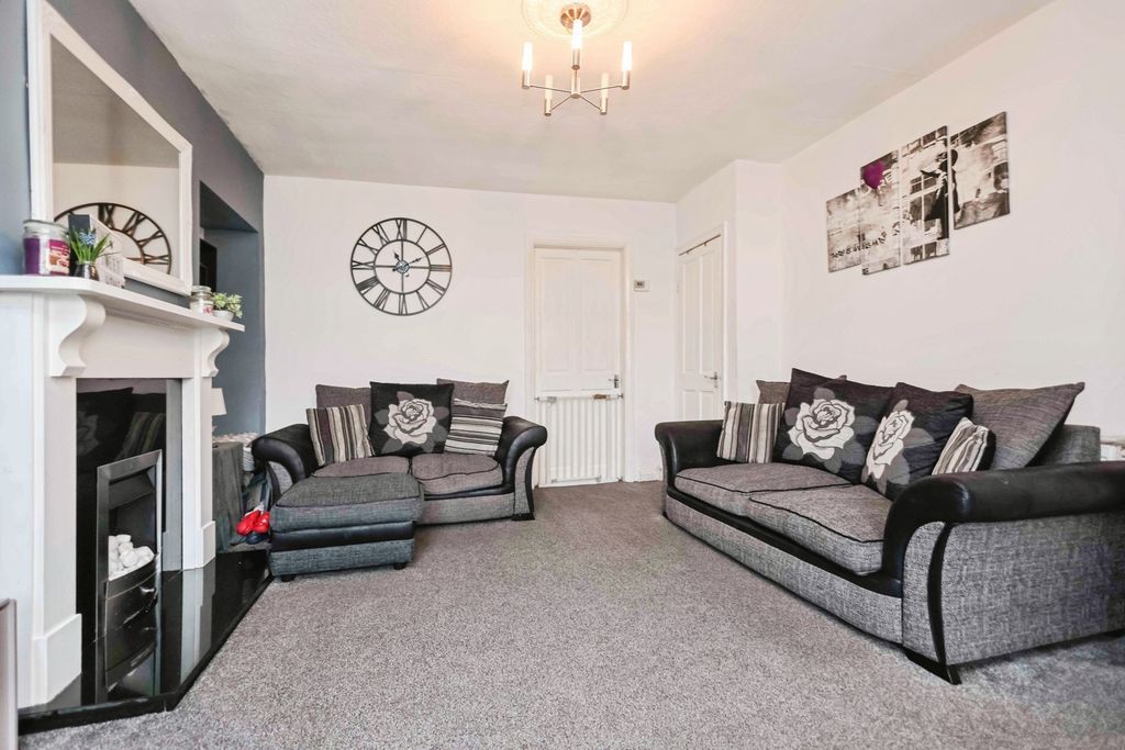 Property photo 2 of 16 Pbox-Img.Jpg