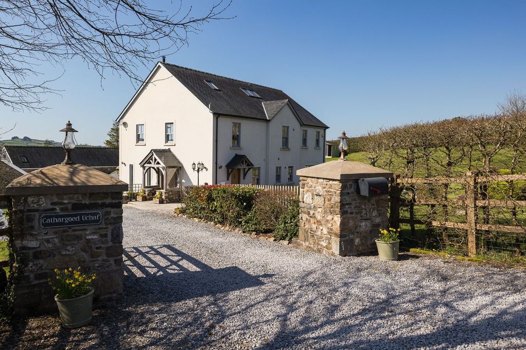 Property photo 3 of 70