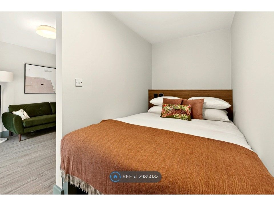 Property photo 3 of 9 Flat 10A