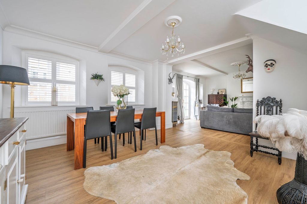 Property photo 3 of 25 Dining Room