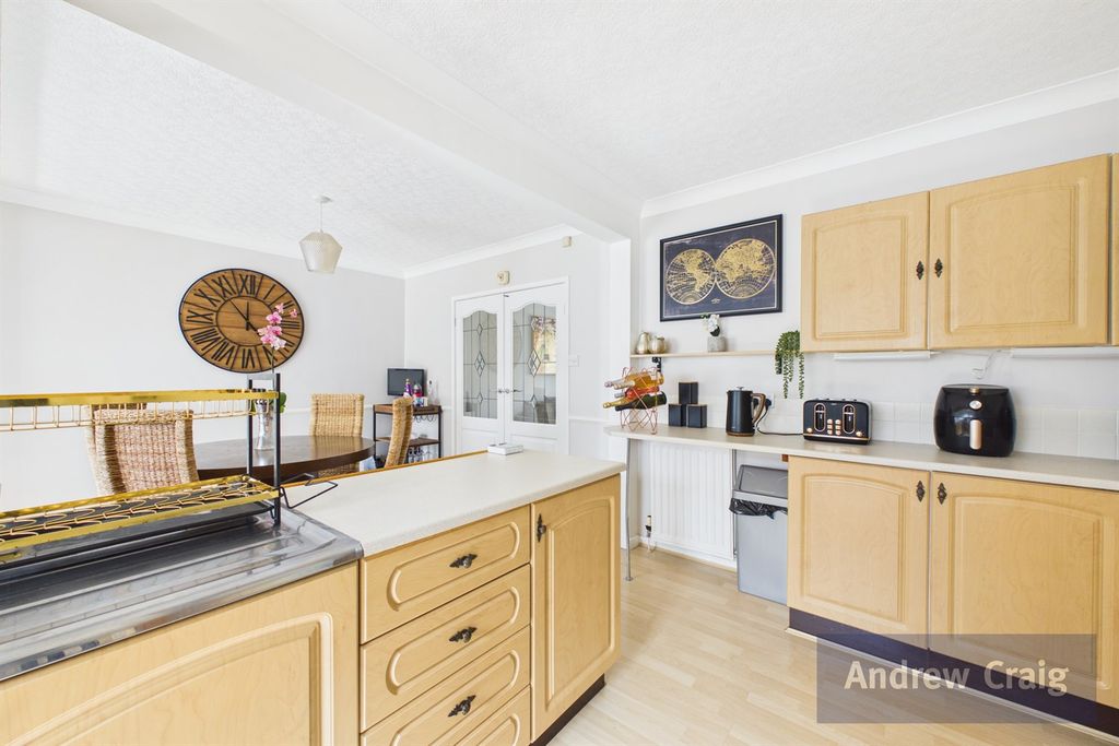 Property photo 3 of 15 Kitchen