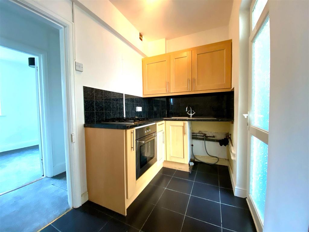 Property photo 1 of 5 Kitchen.Jpg