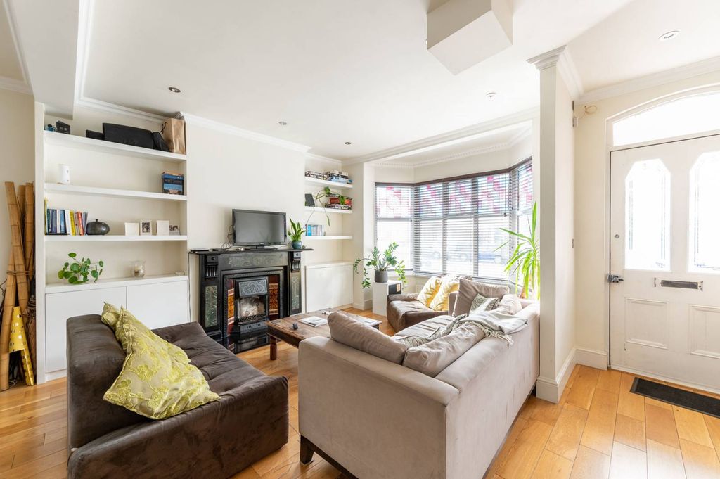 Property photo 1 of 12