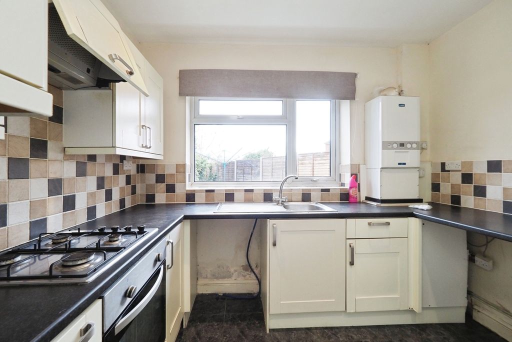 Property photo 2 of 17 Kitchen