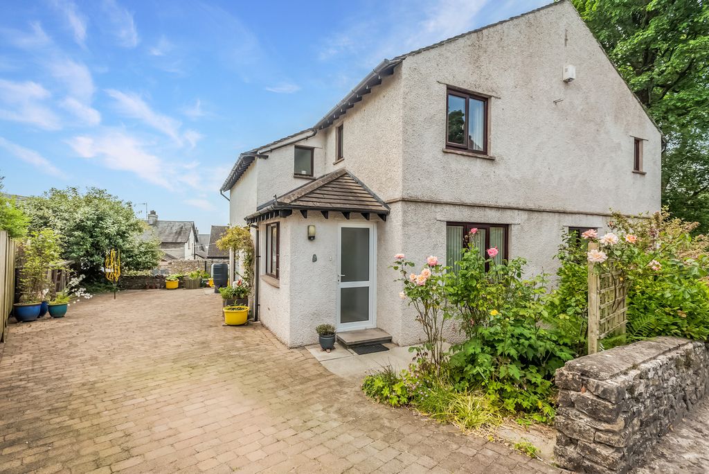 Property photo 1 of 35