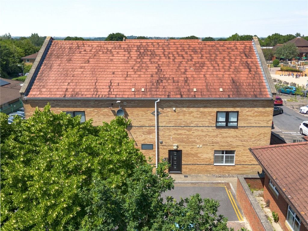 Property photo 1 of 16 Picture No. 04