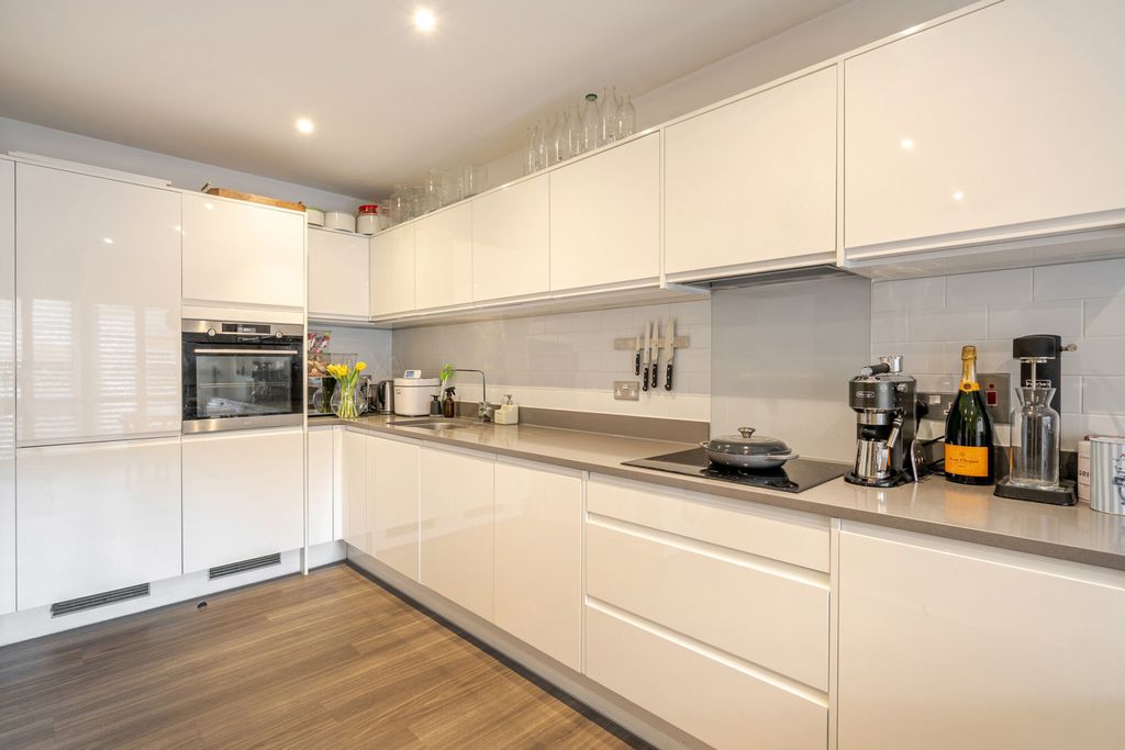 Property photo 3 of 16 Kitchen