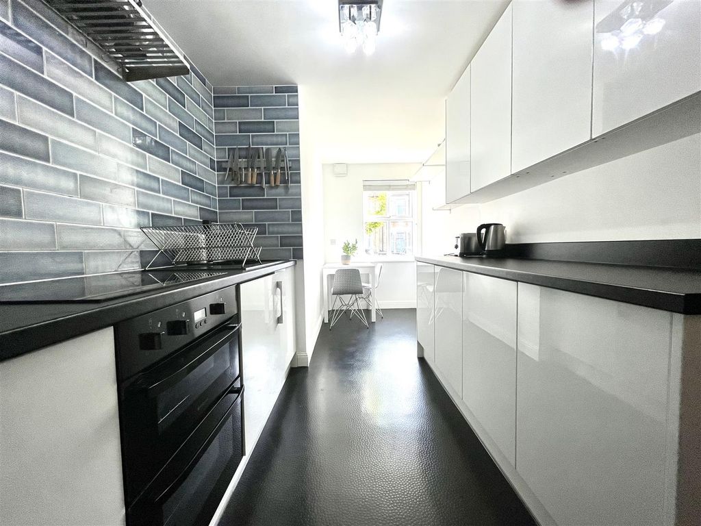Property photo 2 of 6 Feefa793-Ad21-4537-Afe6-F7C6A1B9A00C.Jpeg