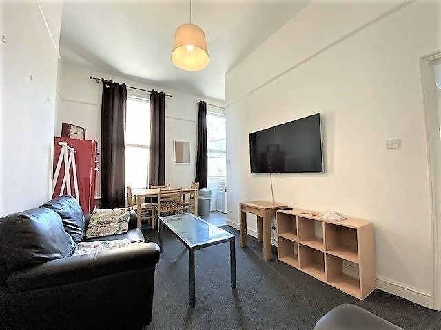 Property photo 2 of 7 836822