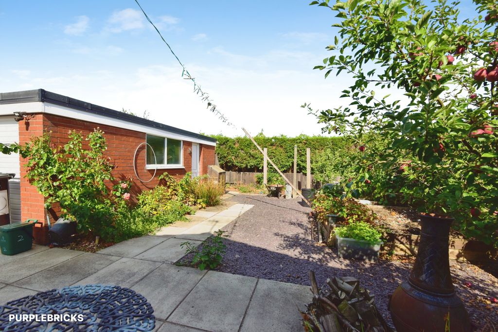 Property photo 2 of 23