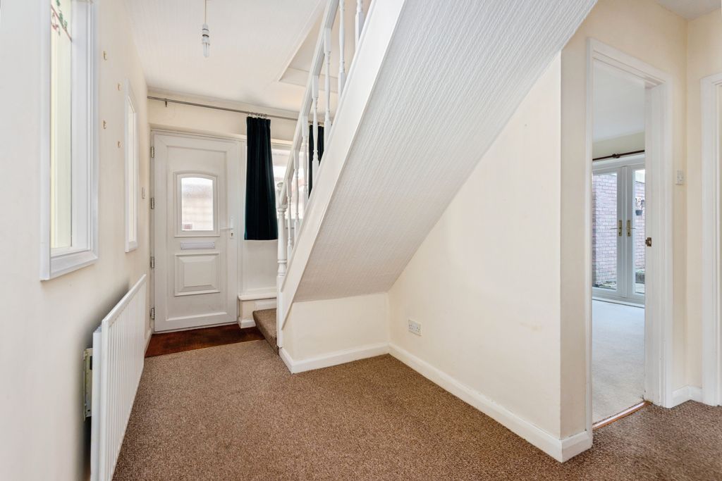 Property photo 1 of 15 Entrance Hall
