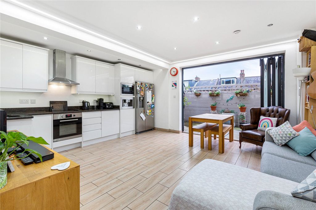 Property photo 1 of 10 Picture No. 06