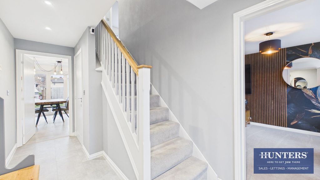 Property photo 2 of 20 Hallway