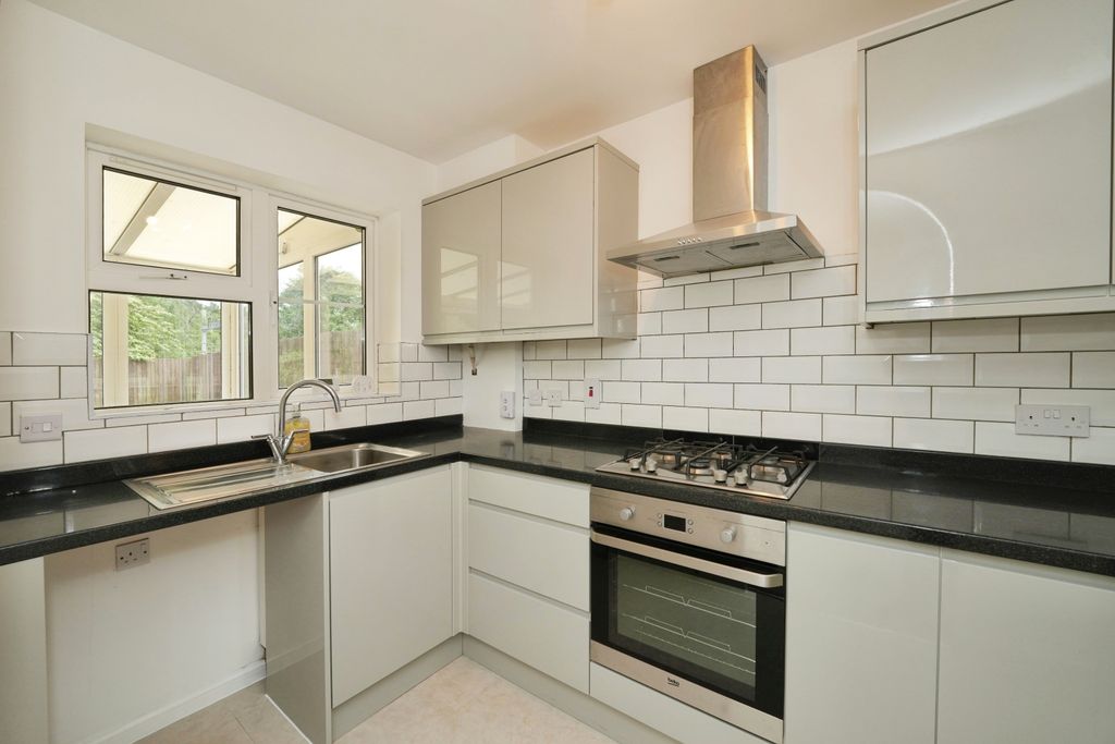Property photo 2 of 14 Kitchen