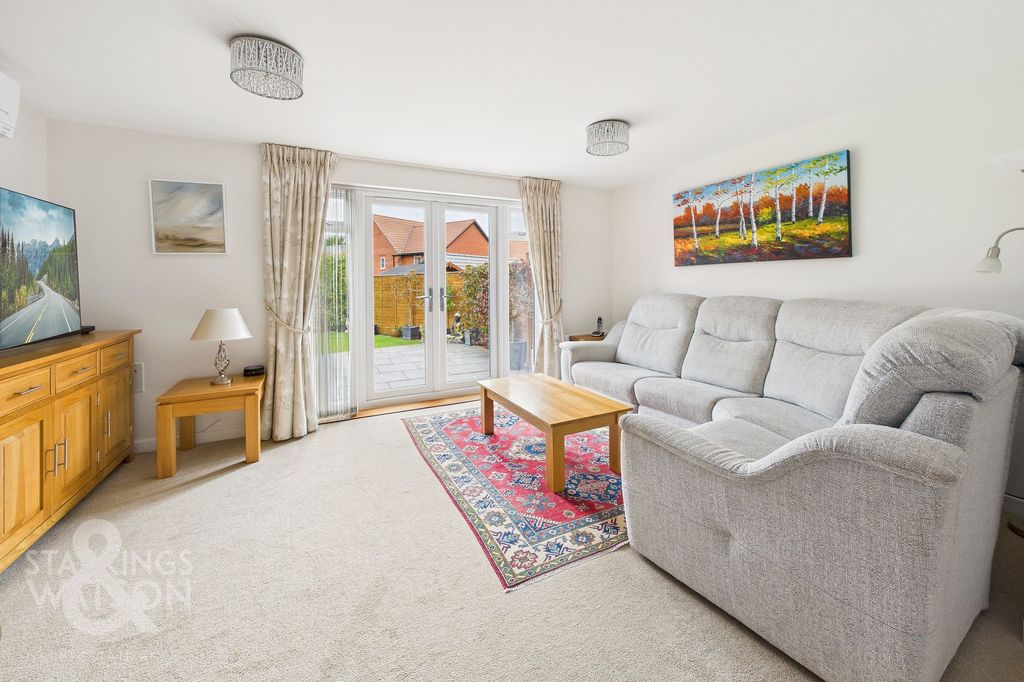 Property photo 2 of 22